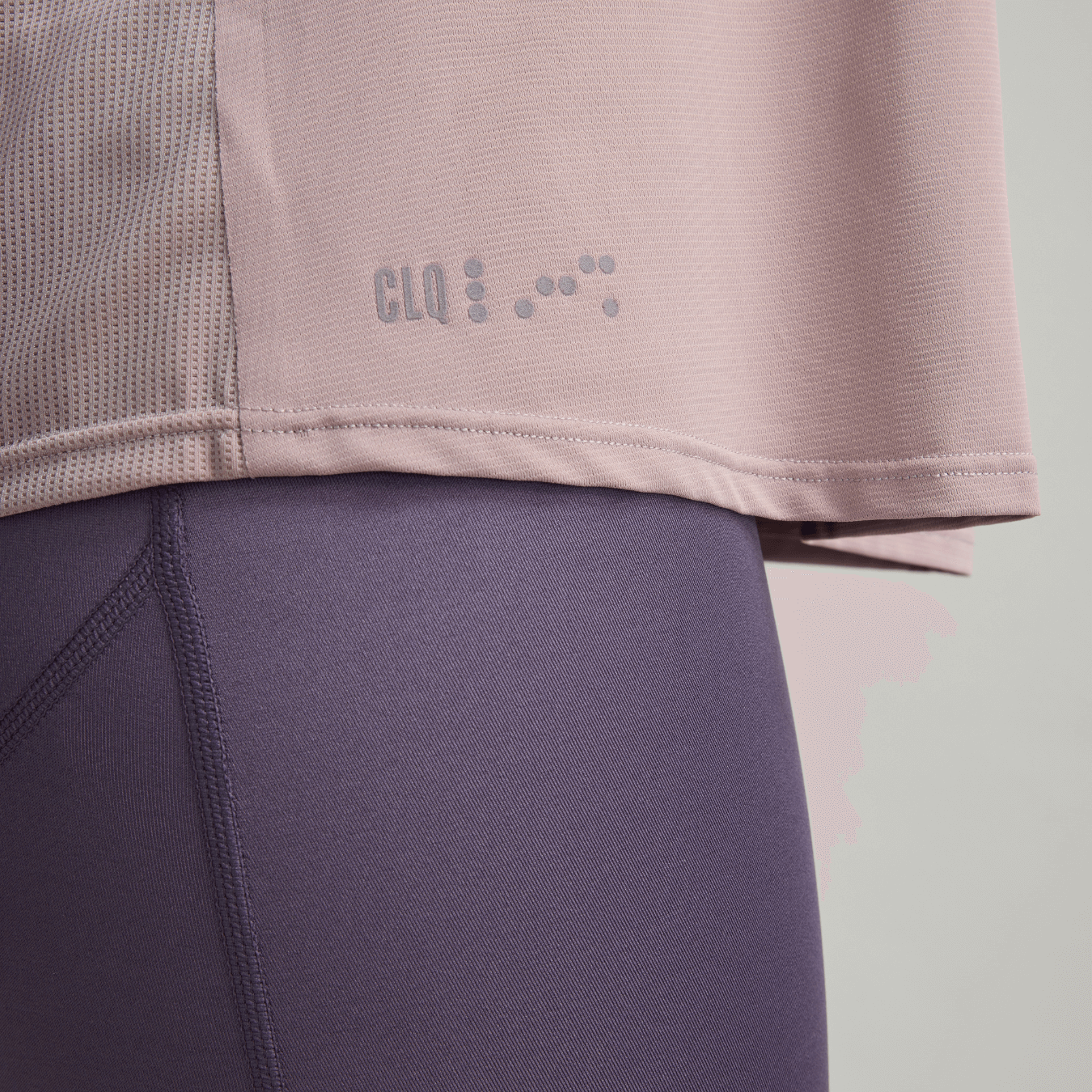 CLQ Flex Split Back Singlet Latte