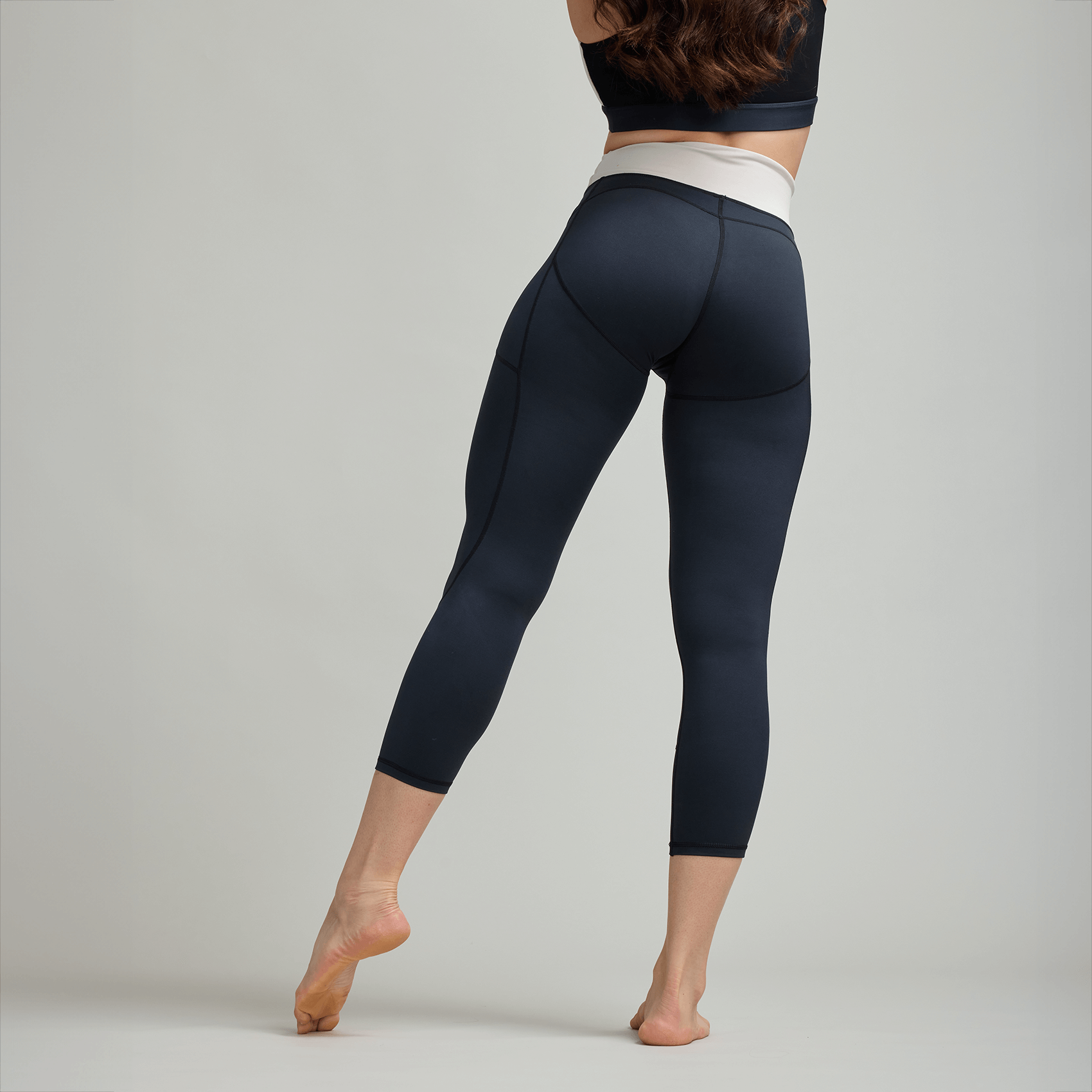 CLQ Flex 7/8 Tights - Black and Bone
